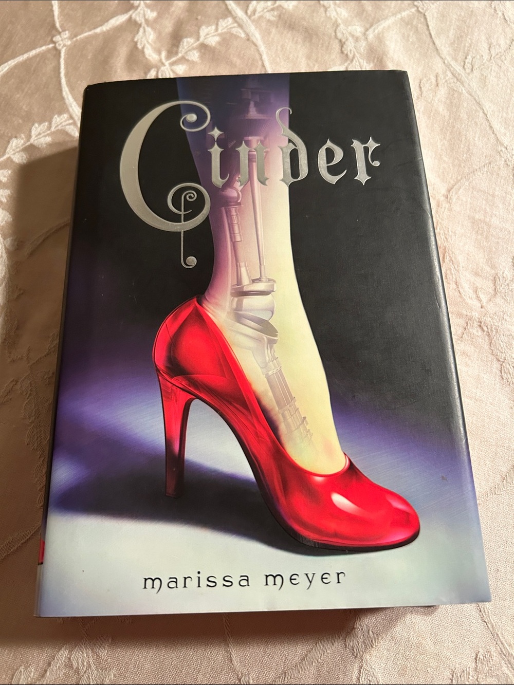 Cinder by Marissa Meyer Hardcover The Lunar Chronicles Book One damaged